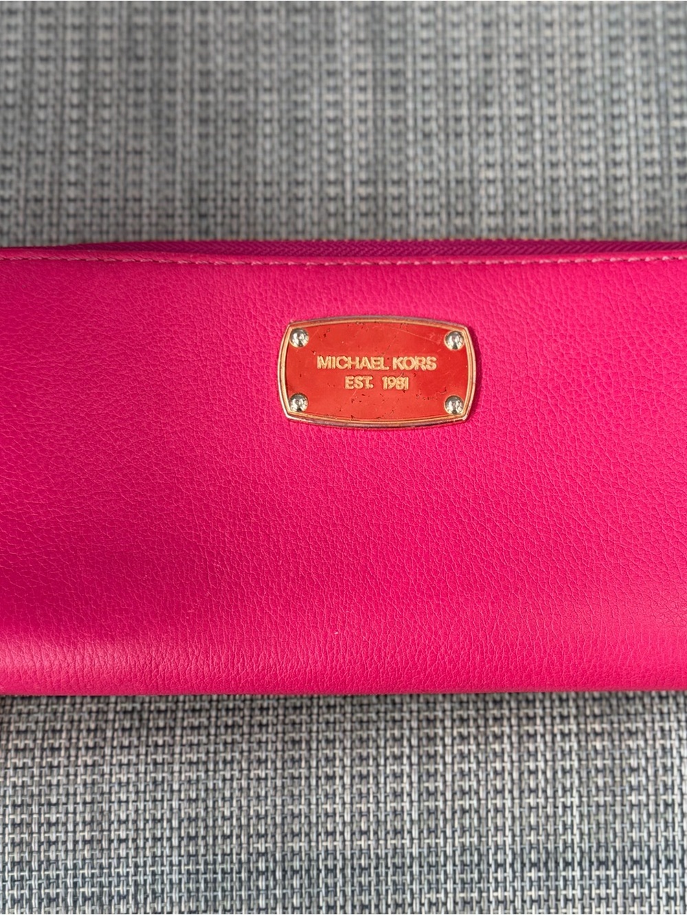 🌸Michael Kors Pebble Leather Zip Around Wallet🌸